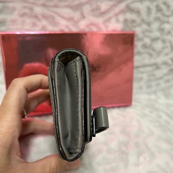 Kate Spade Darla Montford Park Keyring Wallet and Gift box - Picture 9 of 9